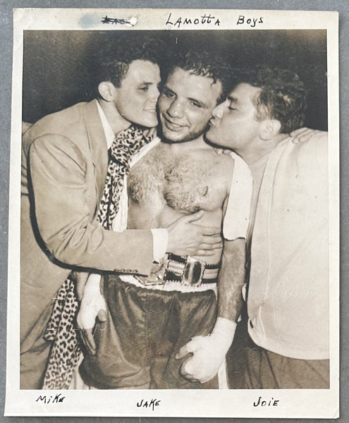 LAMOTTA, JAKE-MARCEL CERDAN ORIGINAL TYPE 1 WIRE PHOTO (1949-LAMOTTA WINS TITLE-CELEBRATING WITH BROTHER)