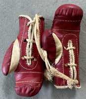 MONZON, CARLOS-BENNIE BRISCOE SOUVENIR MINI GLOVES (1972)