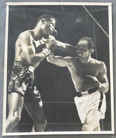 ROBINSON, SUGAR RAY-STEVE BELLOISE ORIGINAL LARGE FORMAT PHOTO (1949)